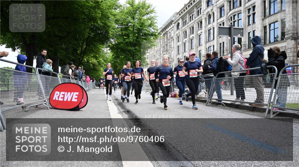 14.06.2026 - REWE Women's Run J. Mangold http://msf.ph/oto/9760406 14.06.2026 11:04:06 Ziel 5044, 5045, 5183, 5203, 5212, 5249, 5282, 5289, 5290, 5294, 5346, 5349, 5350, 5392, 5417, 5471, 5619, 5760, 5826, 5863, 5984, 6050 meine-sportfotos.de