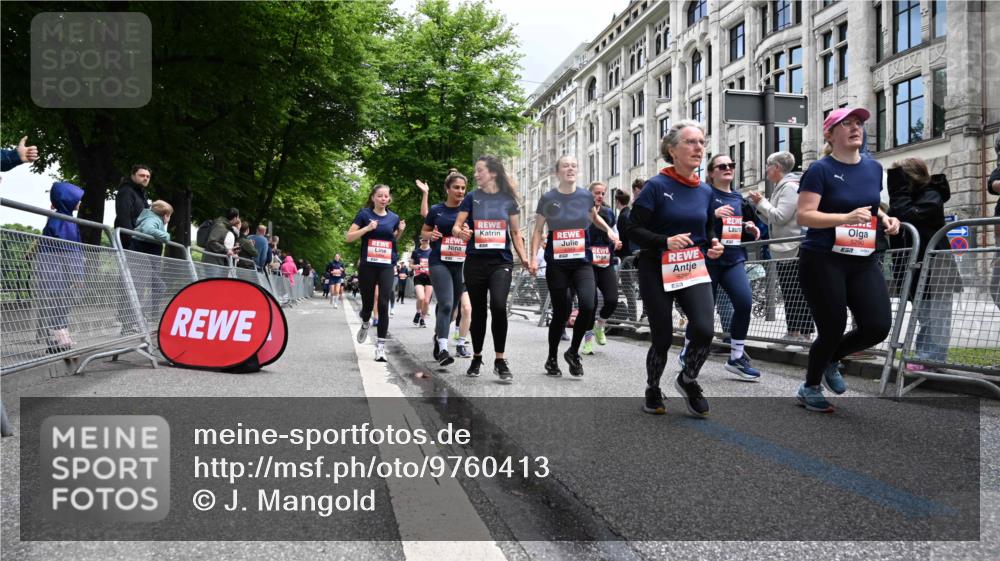 14.06.2026 - REWE Women's Run J. Mangold http://msf.ph/oto/9760413 14.06.2026 11:04:07 Ziel 5044, 5045, 5183, 5203, 5212, 5249, 5282, 5289, 5290, 5294, 5346, 5349, 5350, 5392, 5417, 5471, 5619, 5633, 5760, 5826, 5863, 5889, 5984, 6050 meine-sportfotos.de