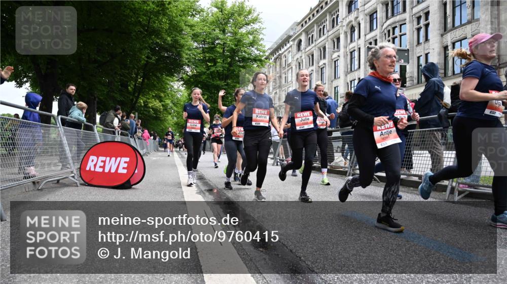 14.06.2026 - REWE Women's Run J. Mangold http://msf.ph/oto/9760415 14.06.2026 11:04:07 Ziel 5044, 5045, 5183, 5203, 5212, 5249, 5282, 5289, 5290, 5294, 5346, 5349, 5350, 5392, 5417, 5471, 5619, 5633, 5760, 5826, 5863, 5889, 5984, 6050 meine-sportfotos.de