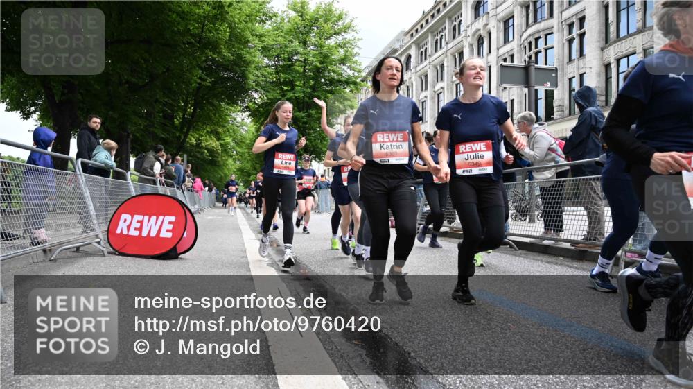 14.06.2026 - REWE Women's Run J. Mangold http://msf.ph/oto/9760420 14.06.2026 11:04:08 Ziel 5044, 5045, 5183, 5203, 5212, 5249, 5282, 5289, 5290, 5294, 5346, 5349, 5350, 5392, 5417, 5471, 5619, 5633, 5760, 5826, 5863, 5889, 5984 meine-sportfotos.de