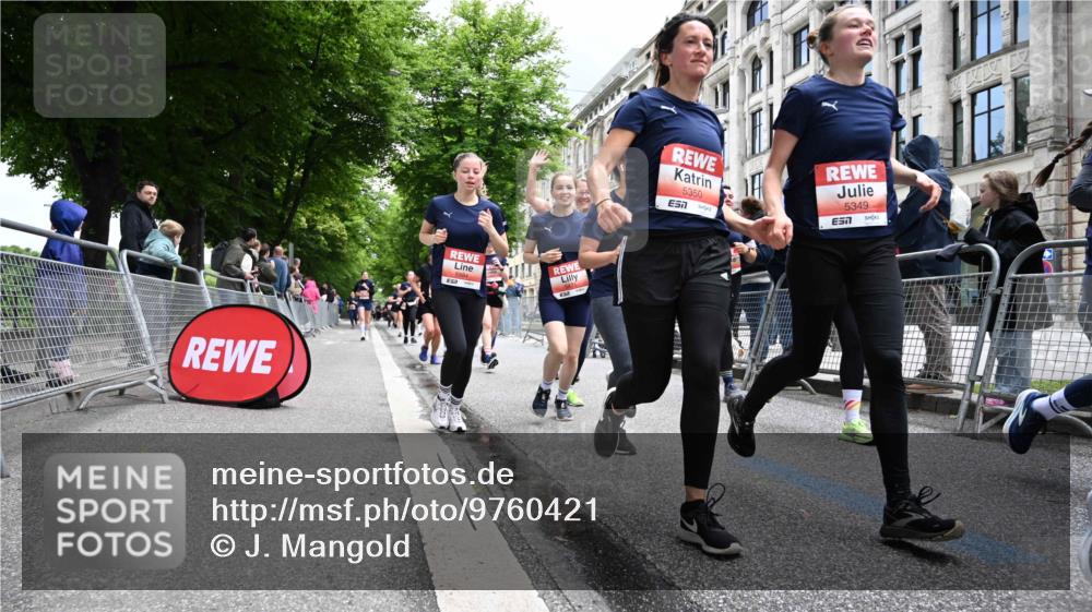 14.06.2026 - REWE Women's Run J. Mangold http://msf.ph/oto/9760421 14.06.2026 11:04:08 Ziel 5044, 5045, 5183, 5203, 5212, 5249, 5282, 5289, 5290, 5294, 5346, 5349, 5350, 5392, 5417, 5471, 5619, 5633, 5760, 5826, 5863, 5889, 5984 meine-sportfotos.de