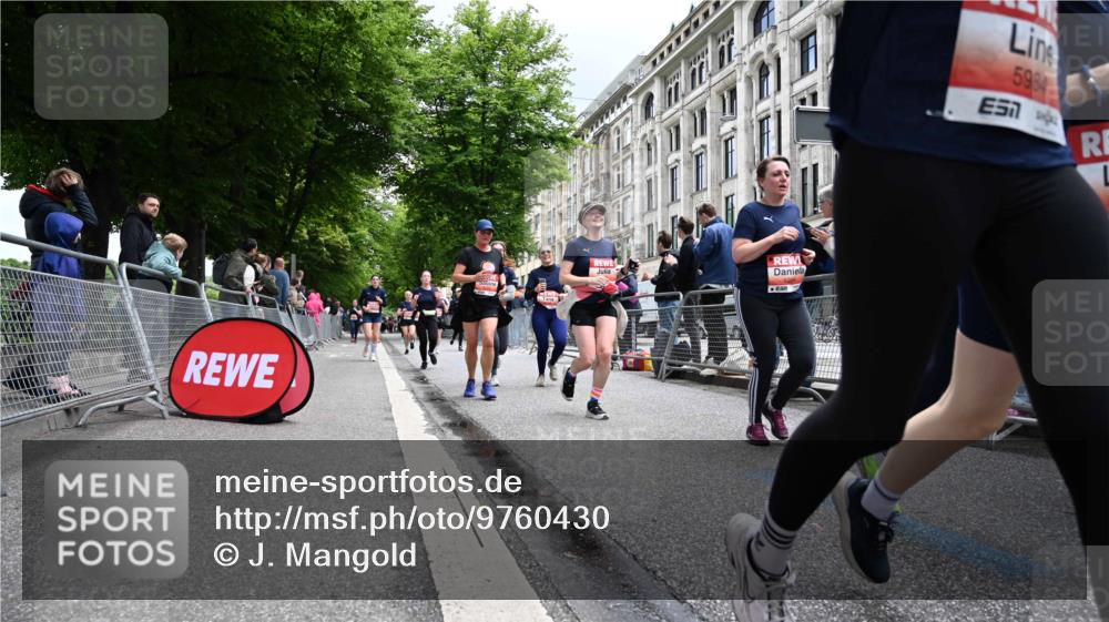 14.06.2026 - REWE Women's Run J. Mangold http://msf.ph/oto/9760430 14.06.2026 11:04:09 Ziel 5044, 5045, 5183, 5203, 5212, 5238, 5282, 5289, 5290, 5294, 5349, 5350, 5392, 5417, 5471, 5474, 5633, 5760, 5826, 5863, 5889, 5984 meine-sportfotos.de