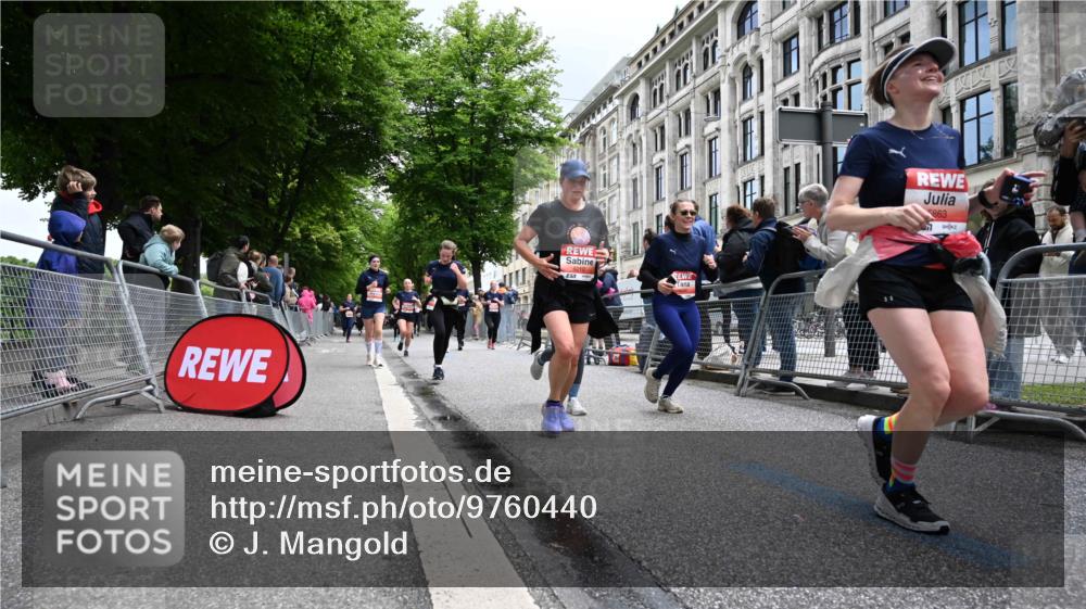 14.06.2026 - REWE Women's Run J. Mangold http://msf.ph/oto/9760440 14.06.2026 11:04:10 Ziel 5044, 5045, 5183, 5203, 5212, 5238, 5282, 5289, 5290, 5294, 5349, 5350, 5392, 5417, 5471, 5474, 5611, 5633, 5760, 5826, 5863, 5889, 5934, 5984 meine-sportfotos.de