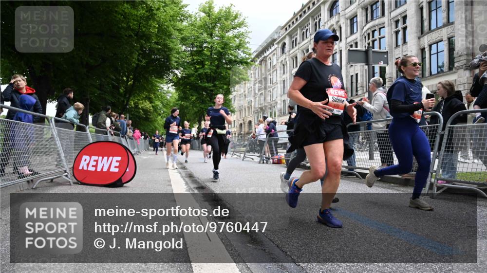 14.06.2026 - REWE Women's Run J. Mangold http://msf.ph/oto/9760447 14.06.2026 11:04:11 Ziel 5044, 5045, 5183, 5203, 5212, 5238, 5272, 5282, 5289, 5290, 5294, 5349, 5350, 5392, 5417, 5471, 5474, 5611, 5633, 5760, 5826, 5863, 5889, 5934, 5984 meine-sportfotos.de