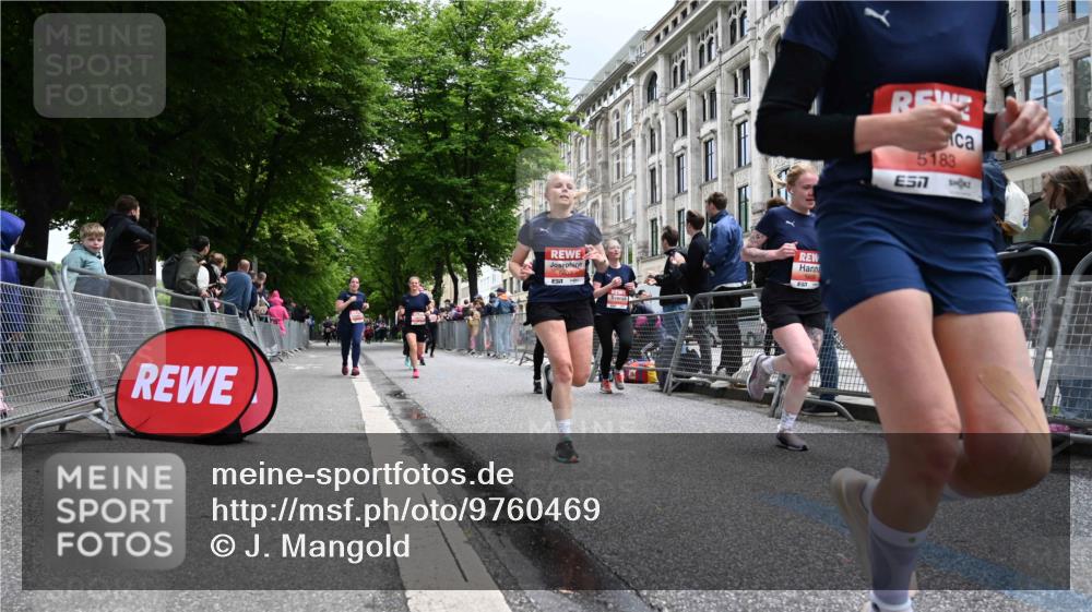 14.06.2026 - REWE Women's Run J. Mangold http://msf.ph/oto/9760469 14.06.2026 11:04:13 Ziel 5044, 5045, 5183, 5212, 5238, 5272, 5294, 5417, 5474, 5611, 5633, 5826, 5863, 5889, 5934 meine-sportfotos.de