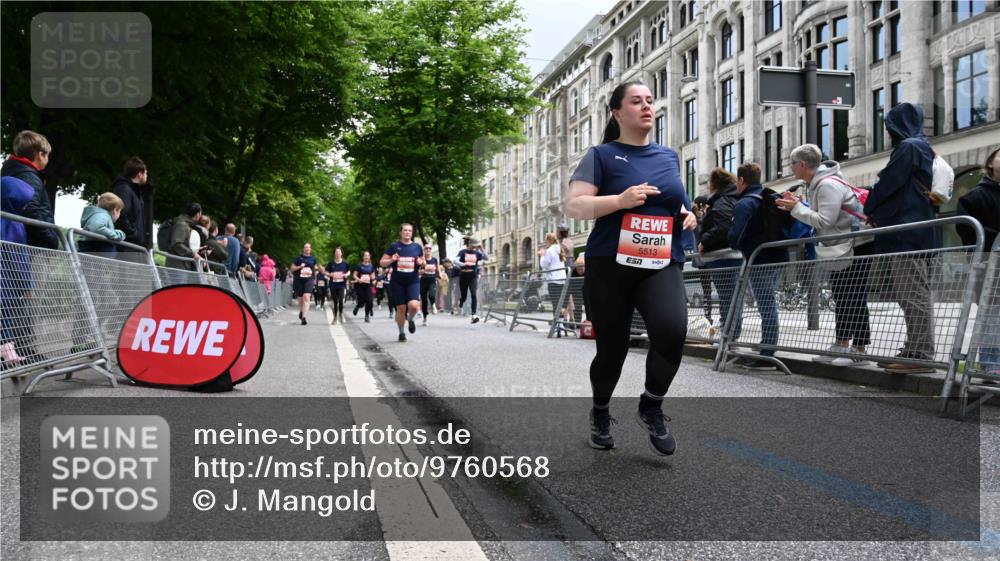 14.06.2026 - REWE Women's Run J. Mangold http://msf.ph/oto/9760568 14.06.2026 11:04:26 Ziel 5185, 5188, 5273, 5298, 5408, 5513, 5545, 5573, 5639, 5725, 5797, 5819, 5963, 6058 meine-sportfotos.de
