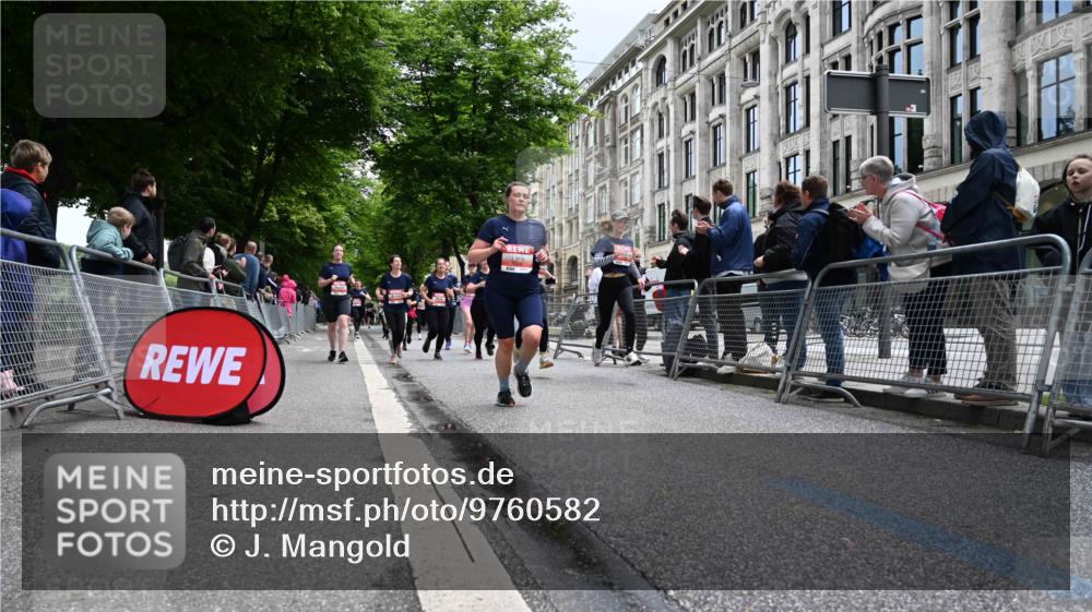 14.06.2026 - REWE Women's Run J. Mangold http://msf.ph/oto/9760582 14.06.2026 11:04:27 Ziel 5185, 5273, 5298, 5408, 5513, 5545, 5573, 5639, 5725, 5797, 5810, 5819, 5963, 6058 meine-sportfotos.de