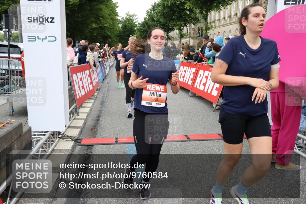 14.06.2026 - REWE Women's Run Strokosch-Dieckow http://msf.ph/oto/9760584 14.06.2026 10:58:55 Ziel 5066, 5067, 5144, 5402, 5553, 5585, 5616, 5713, 5741, 5766, 5911, 6036 meine-sportfotos.de