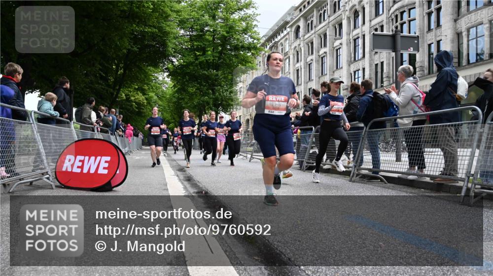 14.06.2026 - REWE Women's Run J. Mangold http://msf.ph/oto/9760592 14.06.2026 11:04:28 Ziel 5185, 5273, 5298, 5408, 5452, 5513, 5545, 5573, 5639, 5667, 5668, 5725, 5797, 5810, 5811, 5819, 5963, 6058 meine-sportfotos.de