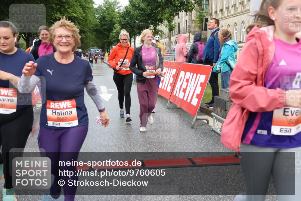 14.06.2026 - REWE Women's Run Strokosch-Dieckow http://msf.ph/oto/9760605 14.06.2026 11:15:52 Ziel 5008, 5010, 5011, 5012, 5013, 5184, 5497, 5768, 5862 meine-sportfotos.de