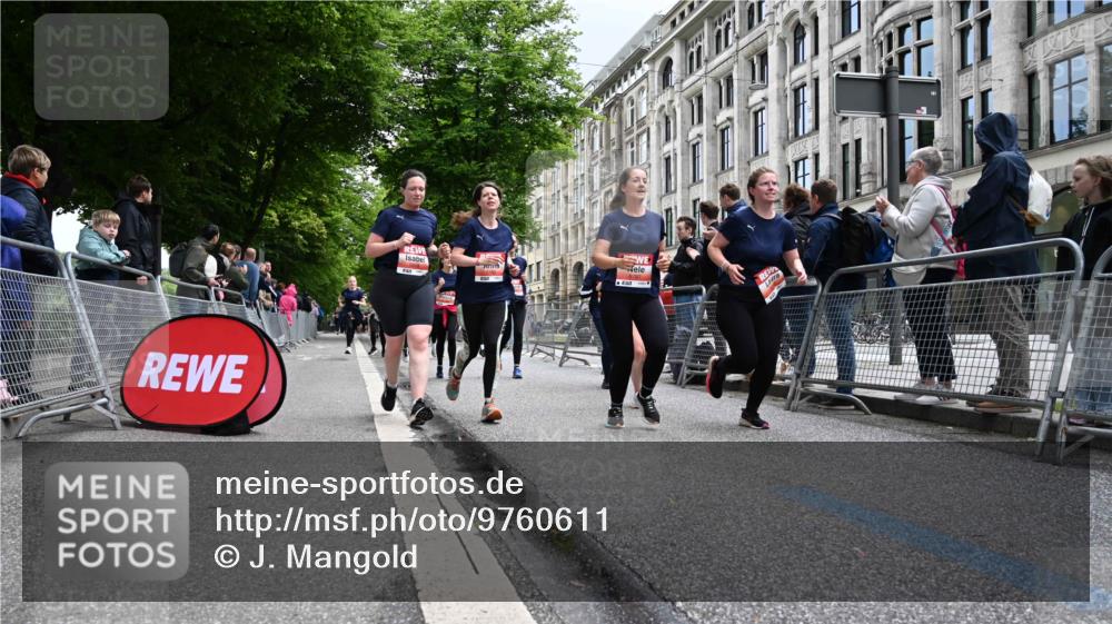 14.06.2026 - REWE Women's Run J. Mangold http://msf.ph/oto/9760611 14.06.2026 11:04:30 Ziel 5185, 5273, 5298, 5408, 5452, 5545, 5573, 5615, 5639, 5667, 5668, 5725, 5797, 5810, 5811, 5819, 5963, 6058 meine-sportfotos.de