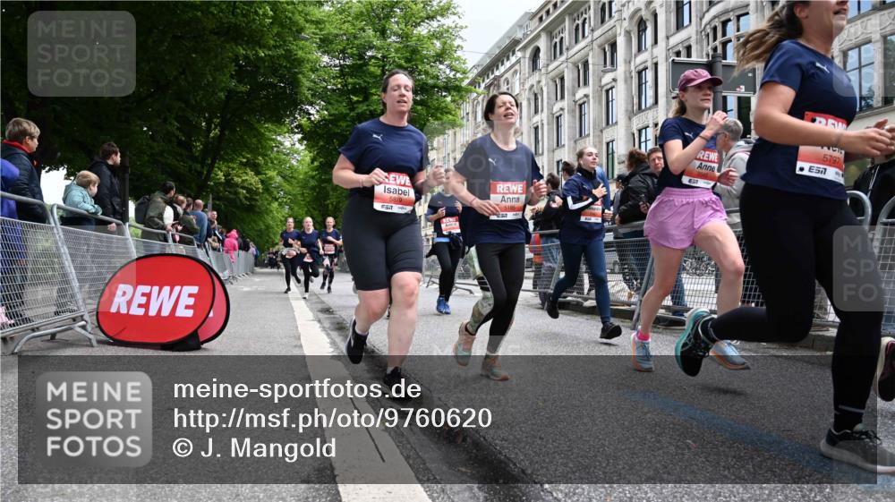 14.06.2026 - REWE Women's Run J. Mangold http://msf.ph/oto/9760620 14.06.2026 11:04:31 Ziel 5185, 5273, 5298, 5408, 5452, 5545, 5573, 5615, 5639, 5667, 5668, 5725, 5797, 5810, 5811, 5819, 5963, 6058 meine-sportfotos.de