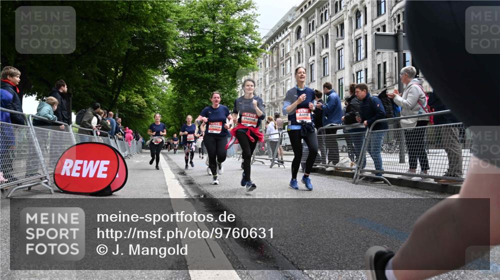 14.06.2026 - REWE Women's Run J. Mangold http://msf.ph/oto/9760631 14.06.2026 11:04:32 Ziel 5185, 5273, 5298, 5408, 5452, 5545, 5573, 5615, 5639, 5667, 5668, 5725, 5797, 5810, 5811, 5819, 5963, 6058 meine-sportfotos.de