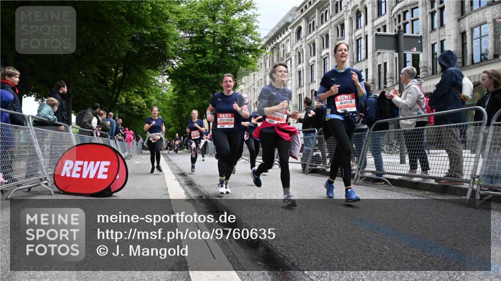 14.06.2026 - REWE Women's Run J. Mangold http://msf.ph/oto/9760635 14.06.2026 11:04:32 Ziel 5185, 5273, 5298, 5408, 5452, 5545, 5573, 5615, 5639, 5667, 5668, 5725, 5797, 5810, 5811, 5819, 5963, 6058 meine-sportfotos.de