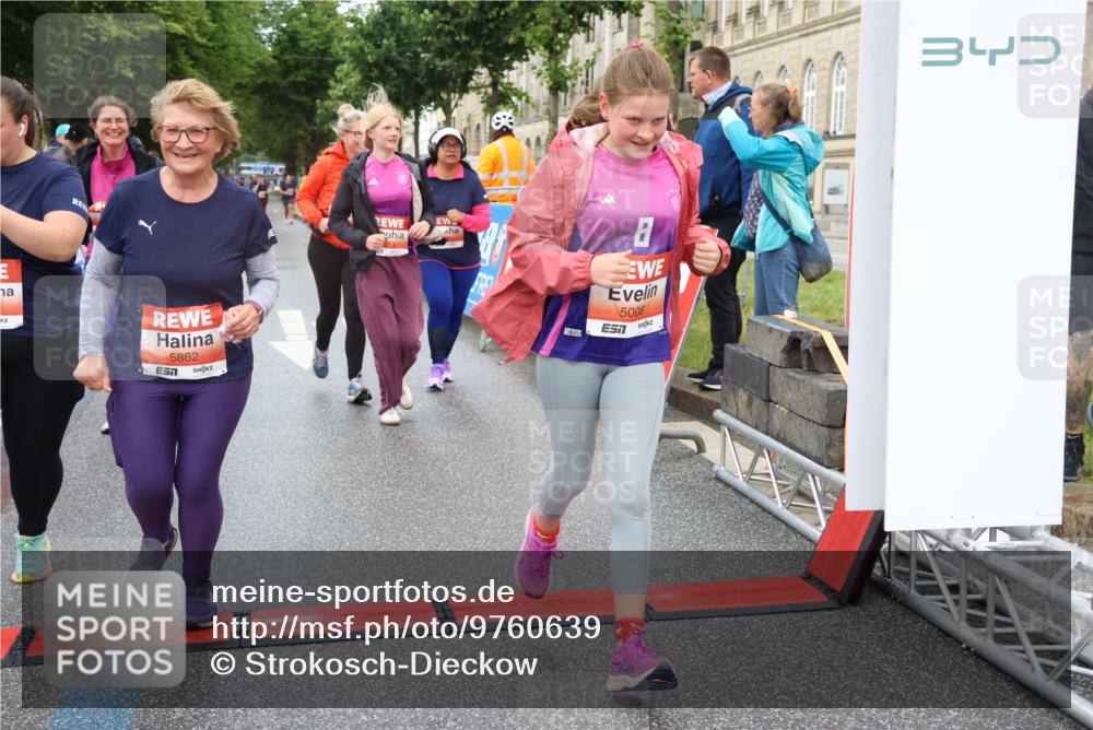 14.06.2026 - REWE Women's Run Strokosch-Dieckow http://msf.ph/oto/9760639 14.06.2026 11:15:51 Ziel 5008, 5010, 5011, 5012, 5013, 5184, 5497, 5768, 5862 meine-sportfotos.de