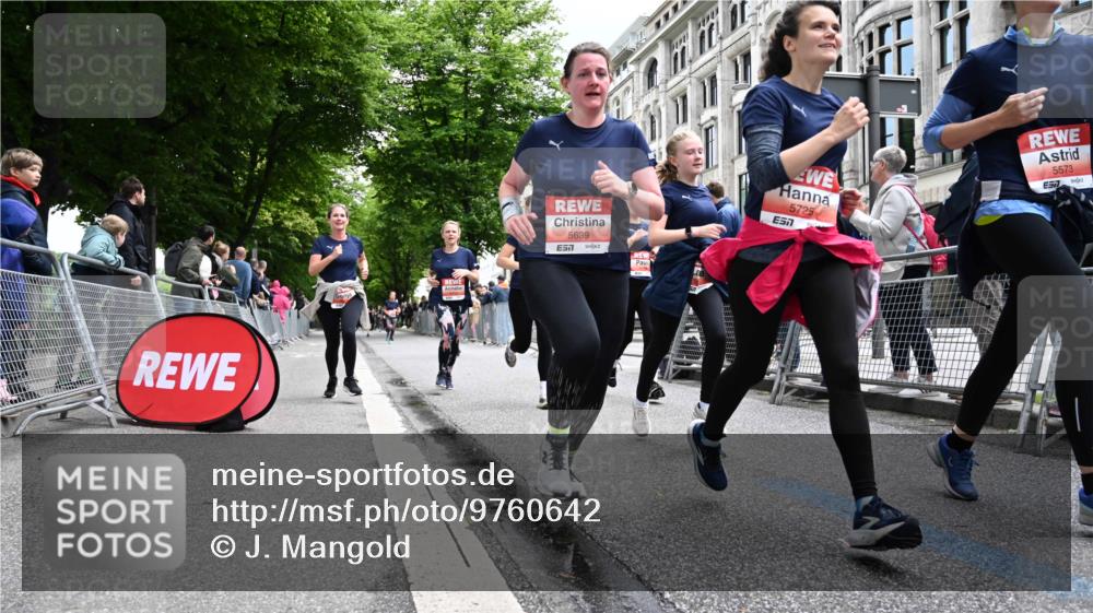 14.06.2026 - REWE Women's Run J. Mangold http://msf.ph/oto/9760642 14.06.2026 11:04:33 Ziel 5185, 5298, 5446, 5452, 5545, 5573, 5615, 5639, 5667, 5668, 5725, 5797, 5810, 5811, 5819, 5963 meine-sportfotos.de