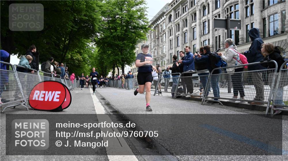 14.06.2026 - REWE Women's Run J. Mangold http://msf.ph/oto/9760705 14.06.2026 11:04:42 Ziel 5020, 5199, 5420, 5446, 5687, 6038 meine-sportfotos.de