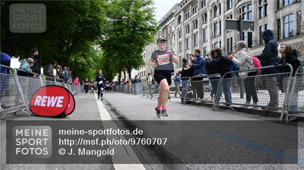 14.06.2026 - REWE Women's Run J. Mangold http://msf.ph/oto/9760707 14.06.2026 11:04:42 Ziel 5020, 5199, 5420, 5446, 5687, 6038 meine-sportfotos.de
