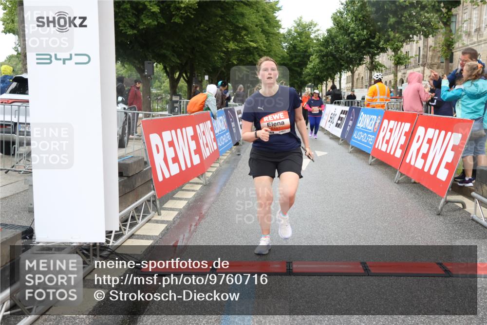 14.06.2026 - REWE Women's Run Strokosch-Dieckow http://msf.ph/oto/9760716 14.06.2026 11:15:45 Ziel 5497 meine-sportfotos.de