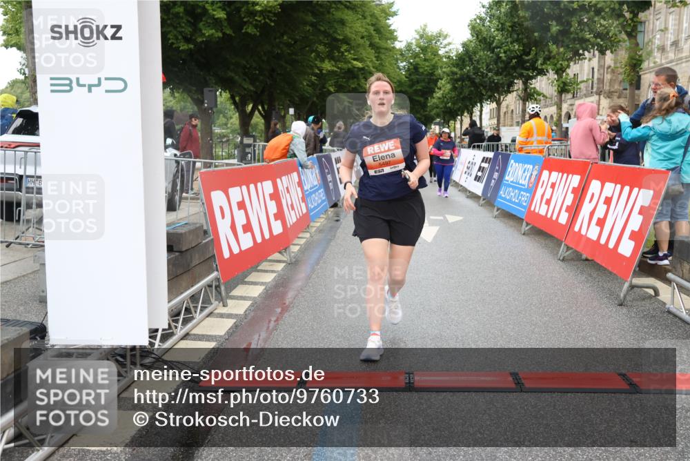 14.06.2026 - REWE Women's Run Strokosch-Dieckow http://msf.ph/oto/9760733 14.06.2026 11:15:45 Ziel 5497 meine-sportfotos.de