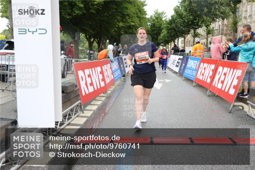 14.06.2026 - REWE Women's Run Strokosch-Dieckow http://msf.ph/oto/9760741 14.06.2026 11:15:45 Ziel 5497 meine-sportfotos.de
