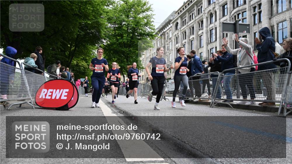 14.06.2026 - REWE Women's Run J. Mangold http://msf.ph/oto/9760742 14.06.2026 11:04:48 Ziel 5199, 5208, 5357, 5389, 5420, 5444, 5531, 5687, 5743, 5744, 5745, 5754 meine-sportfotos.de