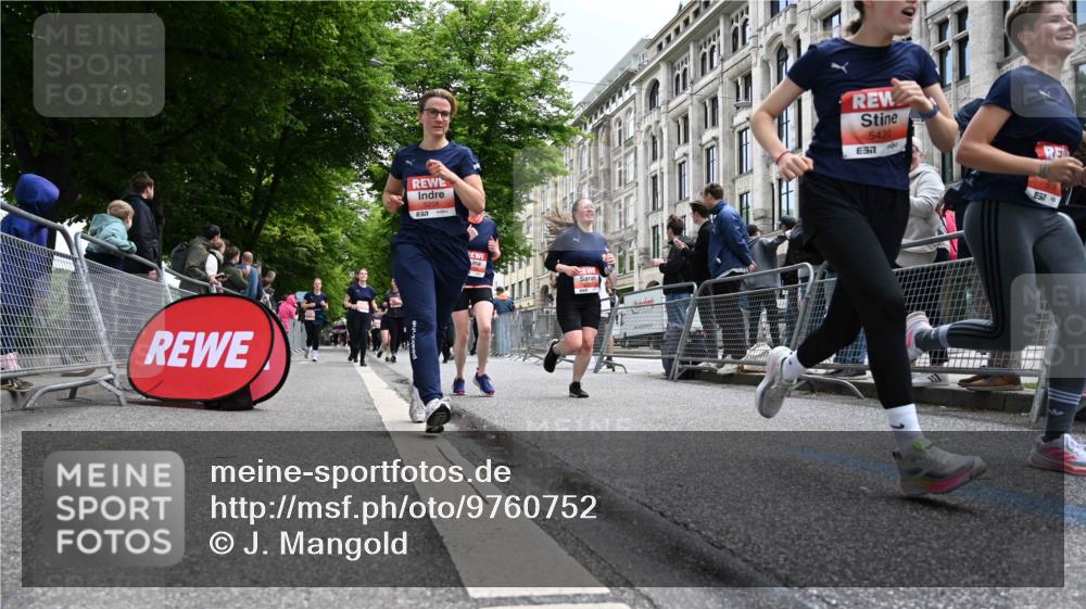 14.06.2026 - REWE Women's Run J. Mangold http://msf.ph/oto/9760752 14.06.2026 11:04:49 Ziel 5199, 5208, 5230, 5357, 5389, 5420, 5444, 5531, 5687, 5743, 5744, 5745, 5747, 5754 meine-sportfotos.de