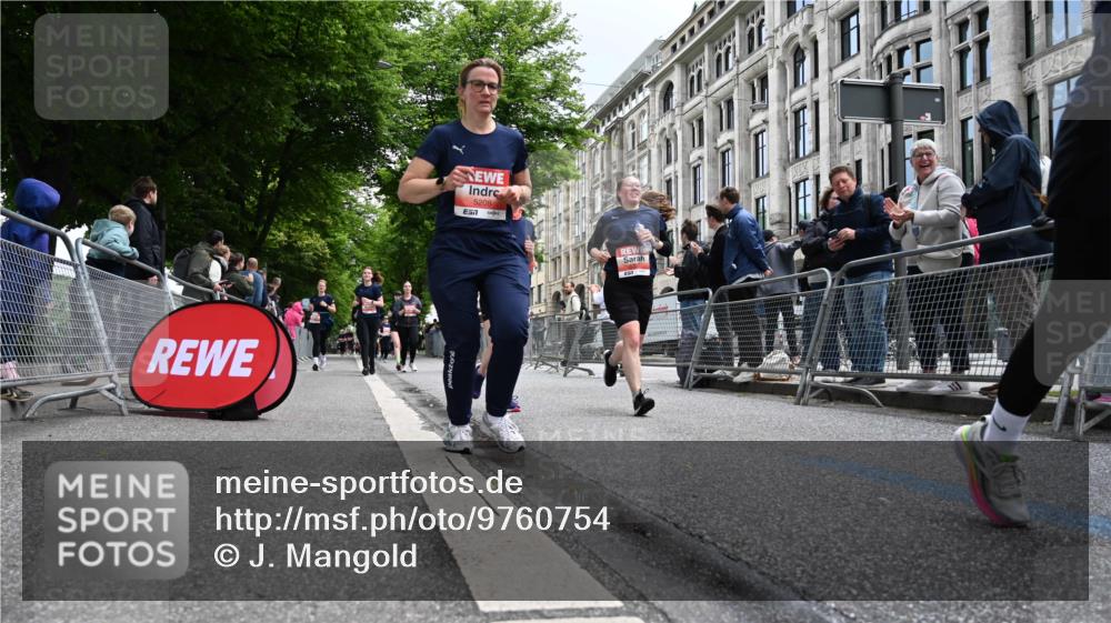14.06.2026 - REWE Women's Run J. Mangold http://msf.ph/oto/9760754 14.06.2026 11:04:49 Ziel 5199, 5208, 5230, 5357, 5389, 5420, 5444, 5531, 5687, 5743, 5744, 5745, 5747, 5754 meine-sportfotos.de