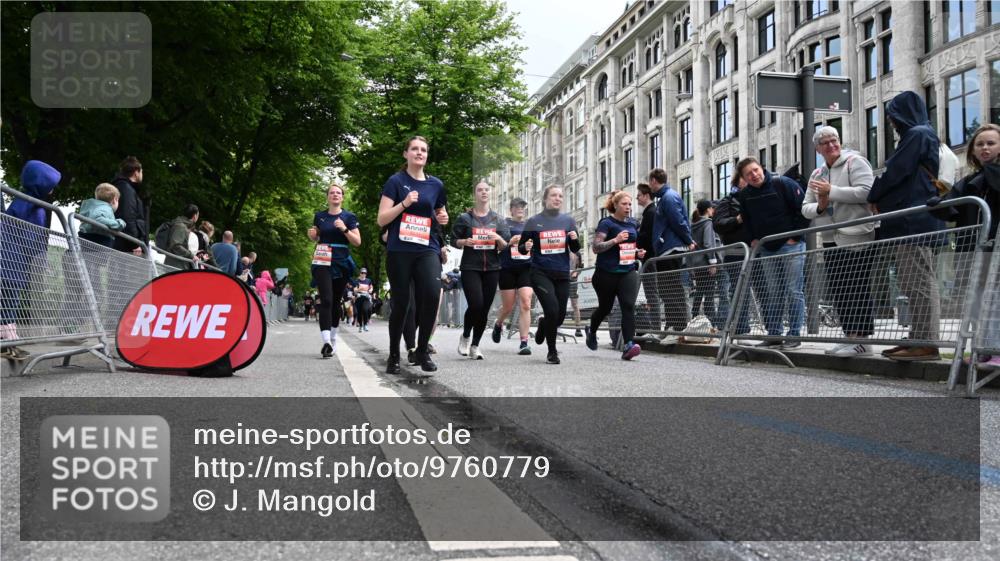 14.06.2026 - REWE Women's Run J. Mangold http://msf.ph/oto/9760779 14.06.2026 11:04:53 Ziel 5208, 5230, 5357, 5370, 5389, 5444, 5531, 5568, 5743, 5744, 5745, 5747, 5754, 6028 meine-sportfotos.de