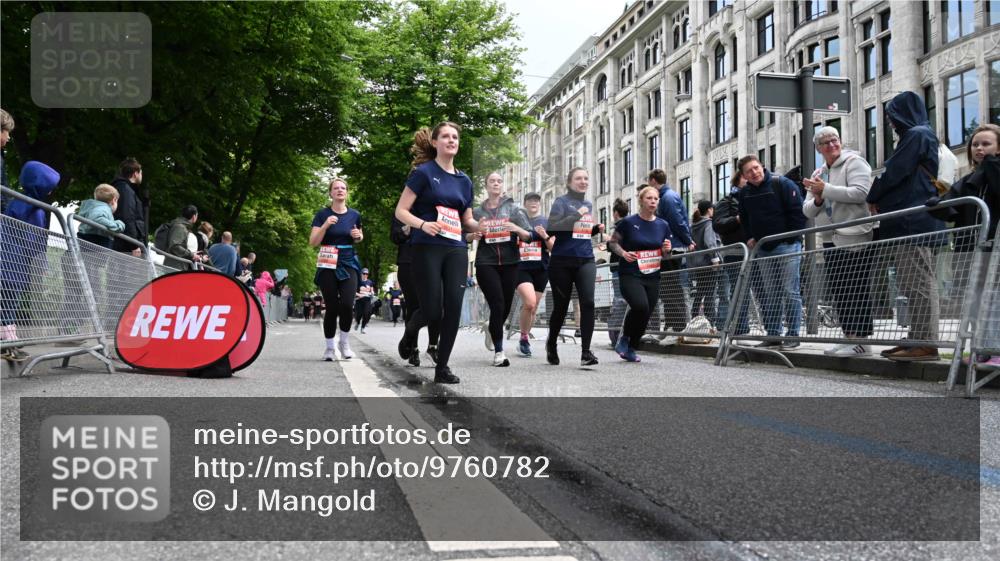 14.06.2026 - REWE Women's Run J. Mangold http://msf.ph/oto/9760782 14.06.2026 11:04:53 Ziel 5208, 5230, 5357, 5370, 5389, 5444, 5531, 5568, 5743, 5744, 5745, 5747, 5754, 6028 meine-sportfotos.de