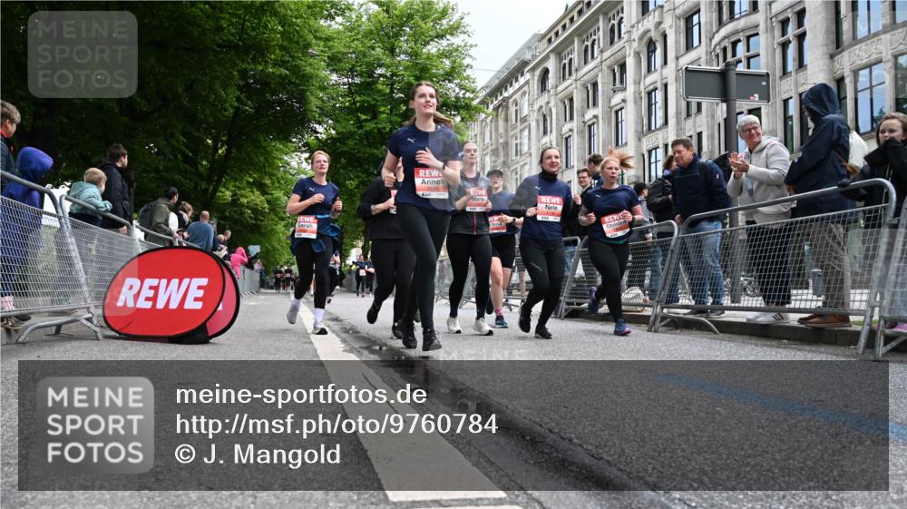 14.06.2026 - REWE Women's Run J. Mangold http://msf.ph/oto/9760784 14.06.2026 11:04:53 Ziel 5208, 5230, 5357, 5370, 5389, 5444, 5531, 5568, 5743, 5744, 5745, 5747, 5754, 6028 meine-sportfotos.de