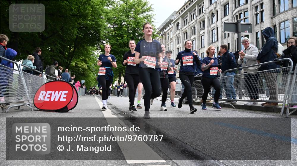 14.06.2026 - REWE Women's Run J. Mangold http://msf.ph/oto/9760787 14.06.2026 11:04:53 Ziel 5208, 5230, 5357, 5370, 5389, 5444, 5531, 5568, 5743, 5744, 5745, 5747, 5754, 6028 meine-sportfotos.de