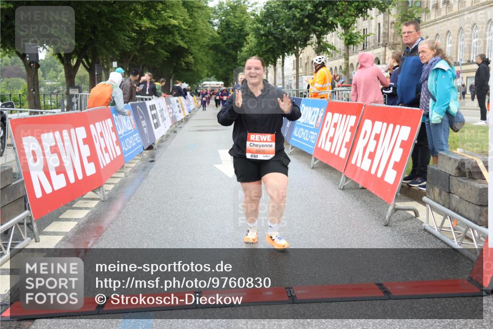 14.06.2026 - REWE Women's Run Strokosch-Dieckow http://msf.ph/oto/9760830 14.06.2026 11:15:30 Ziel 5870 meine-sportfotos.de