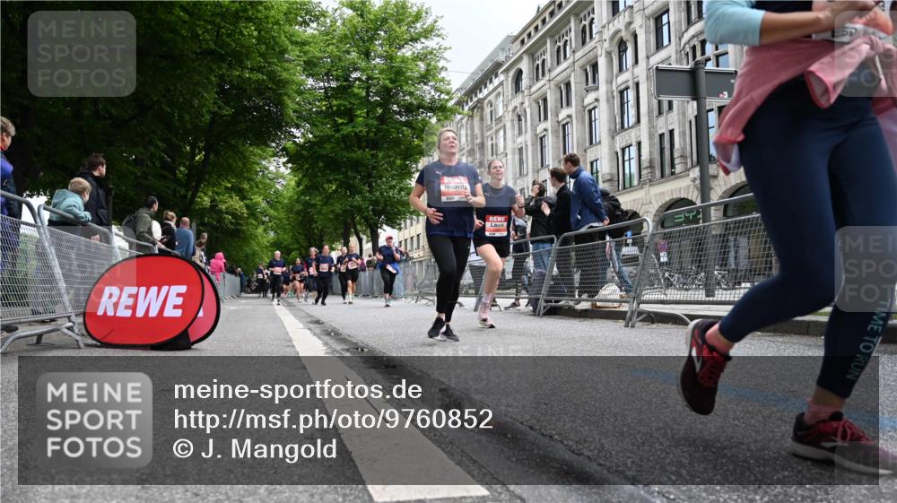 14.06.2026 - REWE Women's Run J. Mangold http://msf.ph/oto/9760852 14.06.2026 11:05:02 Ziel 5138, 5214, 5295, 5370, 5439, 5494, 5539, 5568, 5967, 6013, 6028, 6029 meine-sportfotos.de