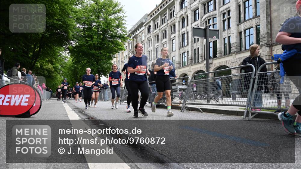 14.06.2026 - REWE Women's Run J. Mangold http://msf.ph/oto/9760872 14.06.2026 11:05:07 Ziel 5078, 5138, 5156, 5177, 5178, 5198, 5214, 5237, 5295, 5439, 5592, 5939, 6013 meine-sportfotos.de