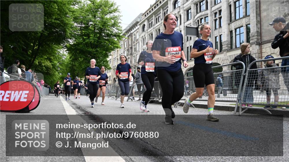 14.06.2026 - REWE Women's Run J. Mangold http://msf.ph/oto/9760880 14.06.2026 11:05:07 Ziel 5078, 5138, 5156, 5177, 5178, 5198, 5214, 5237, 5295, 5439, 5592, 5939, 6013 meine-sportfotos.de