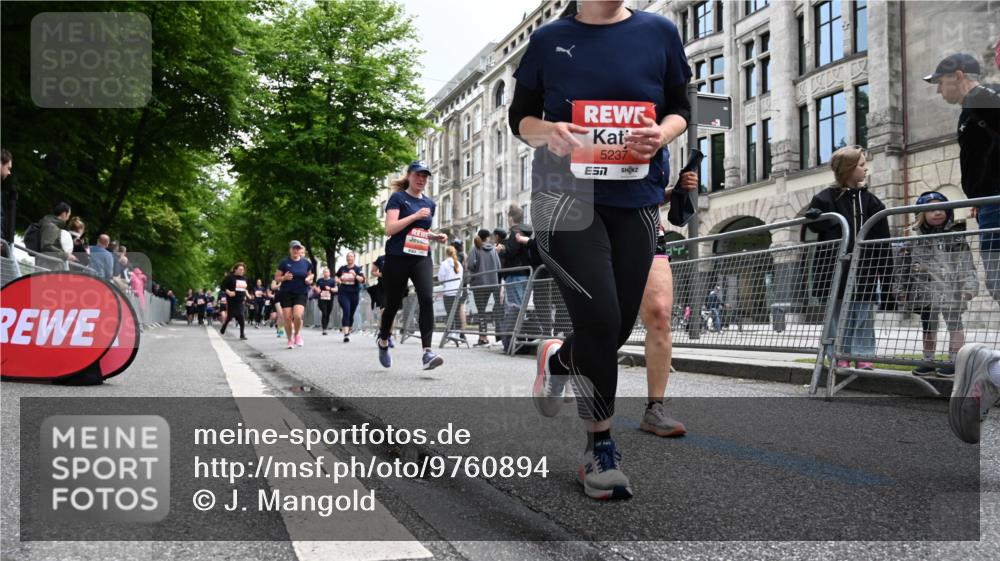 14.06.2026 - REWE Women's Run J. Mangold http://msf.ph/oto/9760894 14.06.2026 11:05:09 Ziel 5078, 5138, 5156, 5177, 5178, 5198, 5237, 5295, 5439, 5592, 5765, 5939, 6010, 6013 meine-sportfotos.de