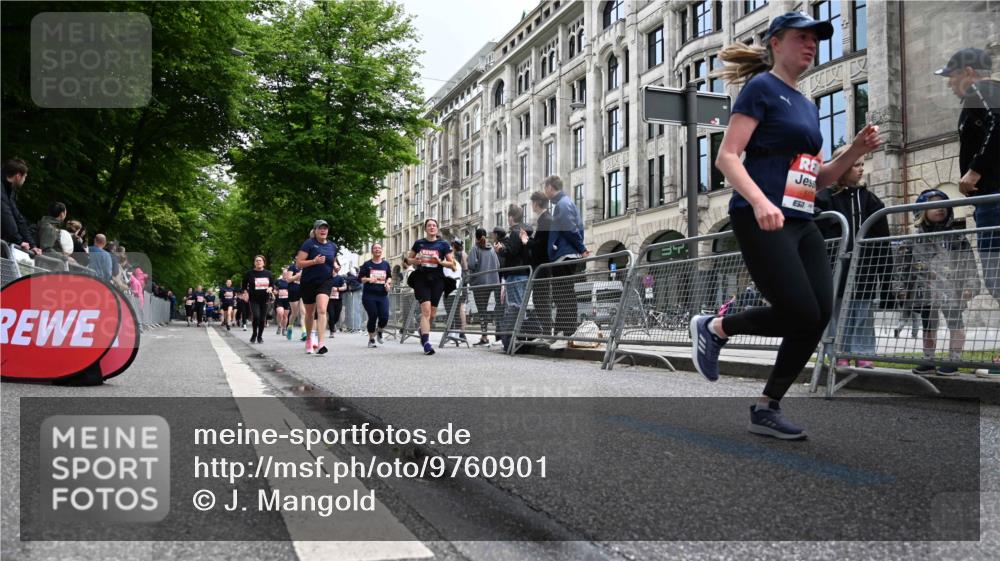 14.06.2026 - REWE Women's Run J. Mangold http://msf.ph/oto/9760901 14.06.2026 11:05:10 Ziel 5078, 5138, 5156, 5174, 5177, 5178, 5198, 5237, 5295, 5439, 5524, 5592, 5626, 5765, 5849, 5939, 6010, 6013 meine-sportfotos.de