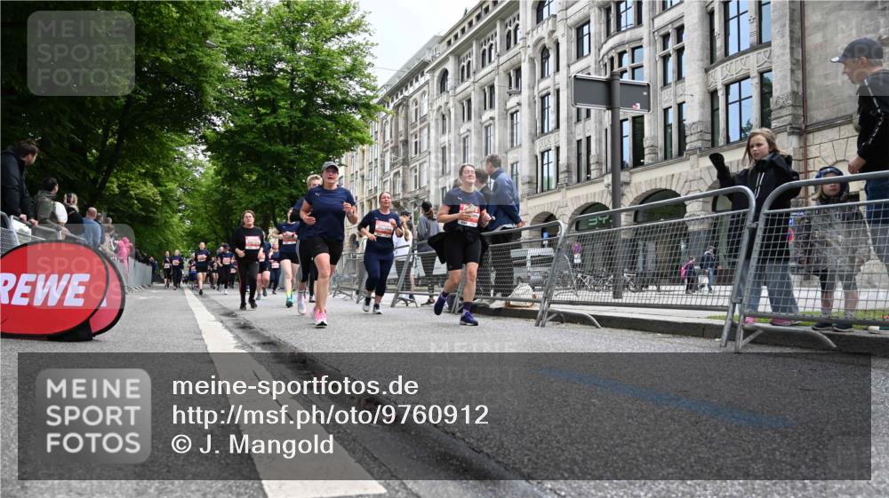 14.06.2026 - REWE Women's Run J. Mangold http://msf.ph/oto/9760912 14.06.2026 11:05:11 Ziel 5078, 5156, 5174, 5177, 5178, 5198, 5210, 5237, 5295, 5312, 5439, 5524, 5592, 5626, 5765, 5849, 5939, 6010, 6013 meine-sportfotos.de
