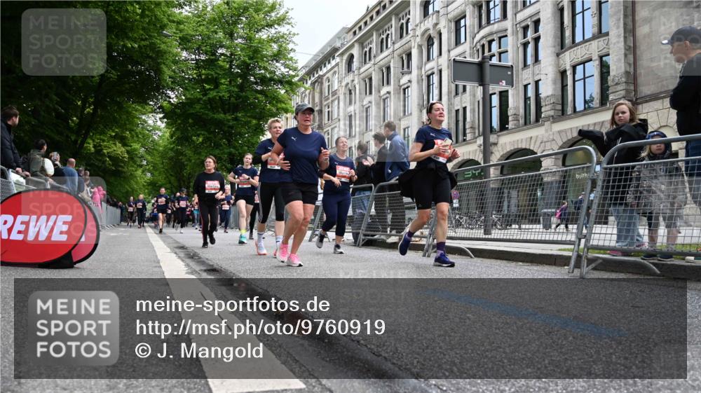 14.06.2026 - REWE Women's Run J. Mangold http://msf.ph/oto/9760919 14.06.2026 11:05:12 Ziel 5078, 5156, 5174, 5177, 5178, 5198, 5210, 5237, 5312, 5524, 5592, 5626, 5765, 5849, 5888, 5939, 6010, 6013 meine-sportfotos.de