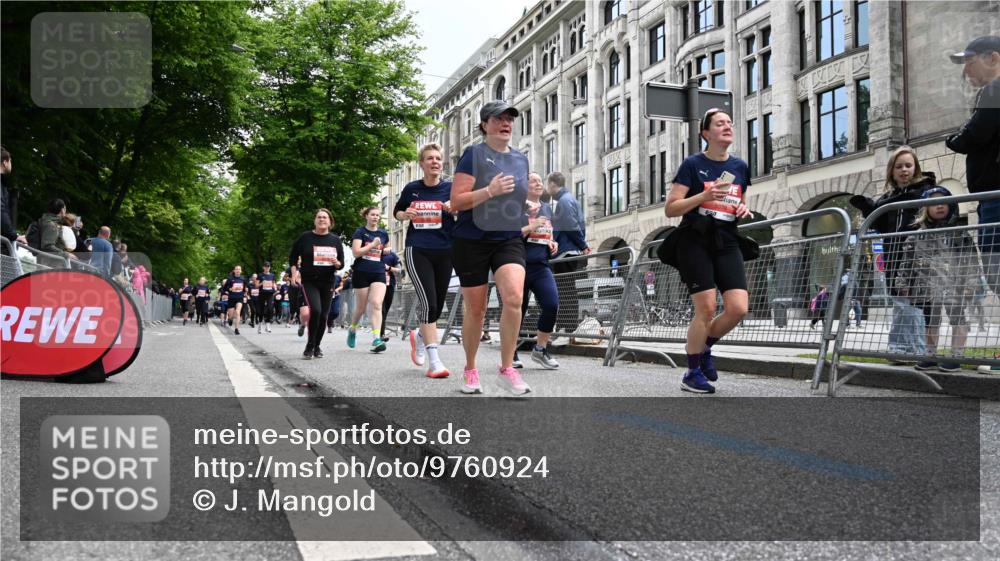14.06.2026 - REWE Women's Run J. Mangold http://msf.ph/oto/9760924 14.06.2026 11:05:12 Ziel 5078, 5156, 5174, 5177, 5178, 5198, 5210, 5237, 5312, 5524, 5592, 5626, 5765, 5849, 5888, 5939, 6010, 6013 meine-sportfotos.de