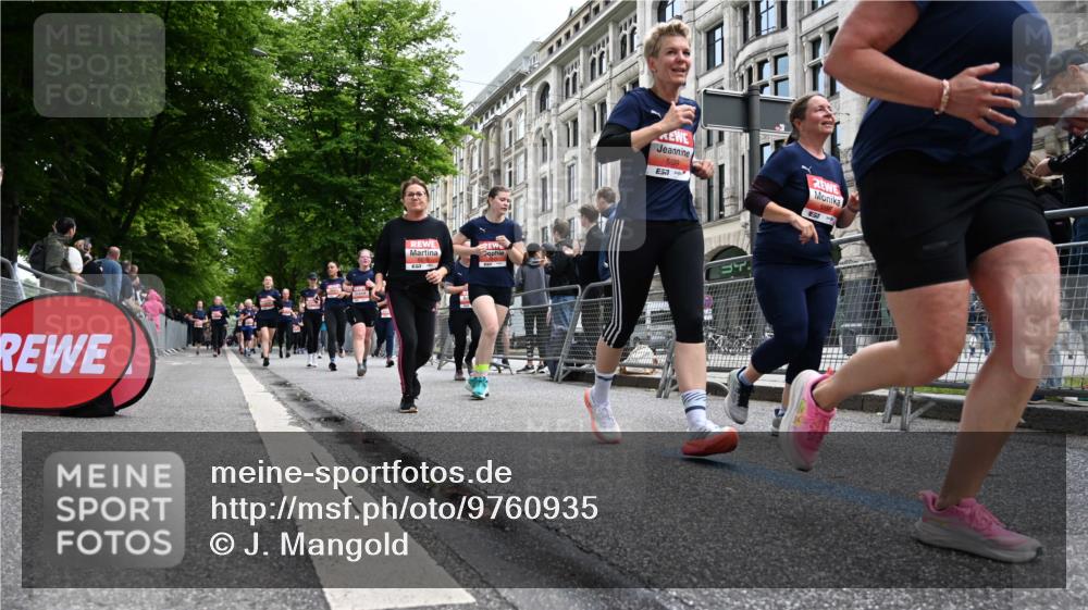 14.06.2026 - REWE Women's Run J. Mangold http://msf.ph/oto/9760935 14.06.2026 11:05:13 Ziel 5078, 5156, 5174, 5177, 5178, 5198, 5210, 5237, 5312, 5524, 5592, 5626, 5765, 5849, 5888, 5939, 6010 meine-sportfotos.de