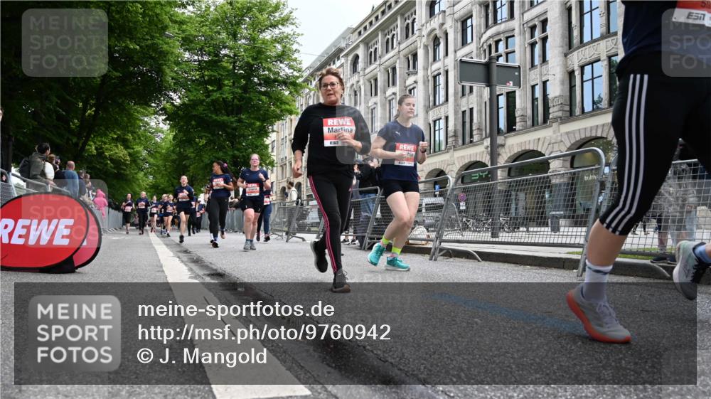 14.06.2026 - REWE Women's Run J. Mangold http://msf.ph/oto/9760942 14.06.2026 11:05:14 Ziel 5078, 5156, 5174, 5178, 5210, 5312, 5447, 5524, 5621, 5626, 5765, 5791, 5849, 5888, 5939, 6010, 6032 meine-sportfotos.de