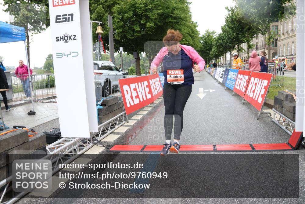 14.06.2026 - REWE Women's Run Strokosch-Dieckow http://msf.ph/oto/9760949 14.06.2026 11:15:04 Ziel 5304 meine-sportfotos.de