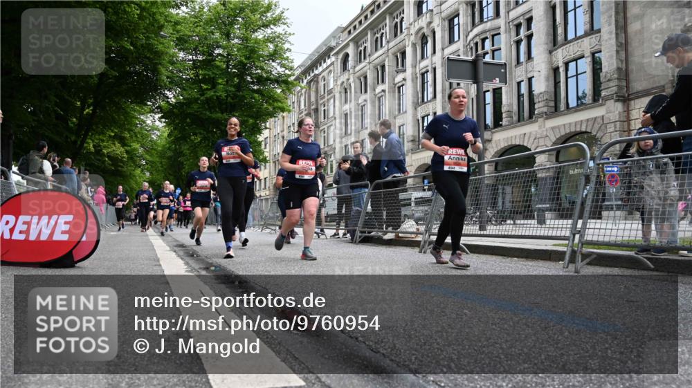 14.06.2026 - REWE Women's Run J. Mangold http://msf.ph/oto/9760954 14.06.2026 11:05:15 Ziel 5078, 5156, 5174, 5178, 5210, 5312, 5447, 5470, 5524, 5620, 5621, 5626, 5765, 5791, 5849, 5888, 5939, 6010, 6032 meine-sportfotos.de