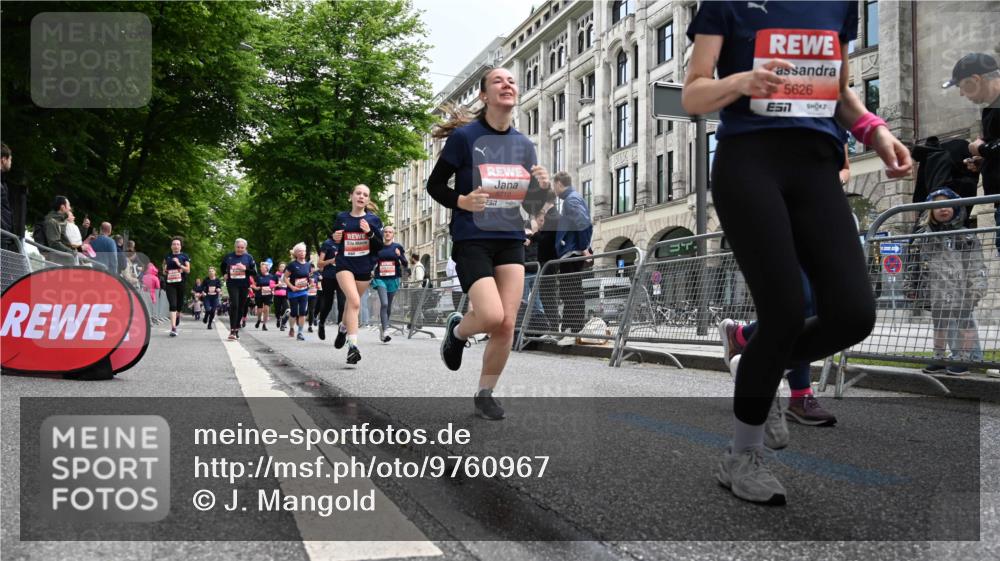 14.06.2026 - REWE Women's Run J. Mangold http://msf.ph/oto/9760967 14.06.2026 11:05:17 Ziel 5156, 5169, 5174, 5178, 5210, 5312, 5416, 5447, 5470, 5524, 5620, 5621, 5626, 5646, 5765, 5772, 5791, 5833, 5834, 5849, 5888, 5897, 5939, 6010, 6032 meine-sportfotos.de