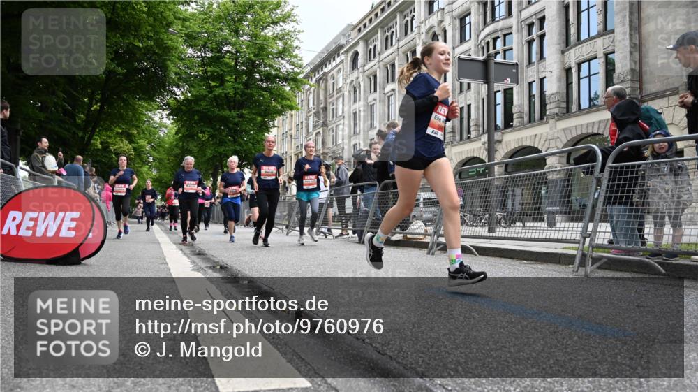 14.06.2026 - REWE Women's Run J. Mangold http://msf.ph/oto/9760976 14.06.2026 11:05:18 Ziel 5169, 5174, 5210, 5312, 5416, 5447, 5470, 5524, 5620, 5621, 5626, 5646, 5765, 5772, 5791, 5833, 5834, 5849, 5888, 5897, 6010, 6032 meine-sportfotos.de