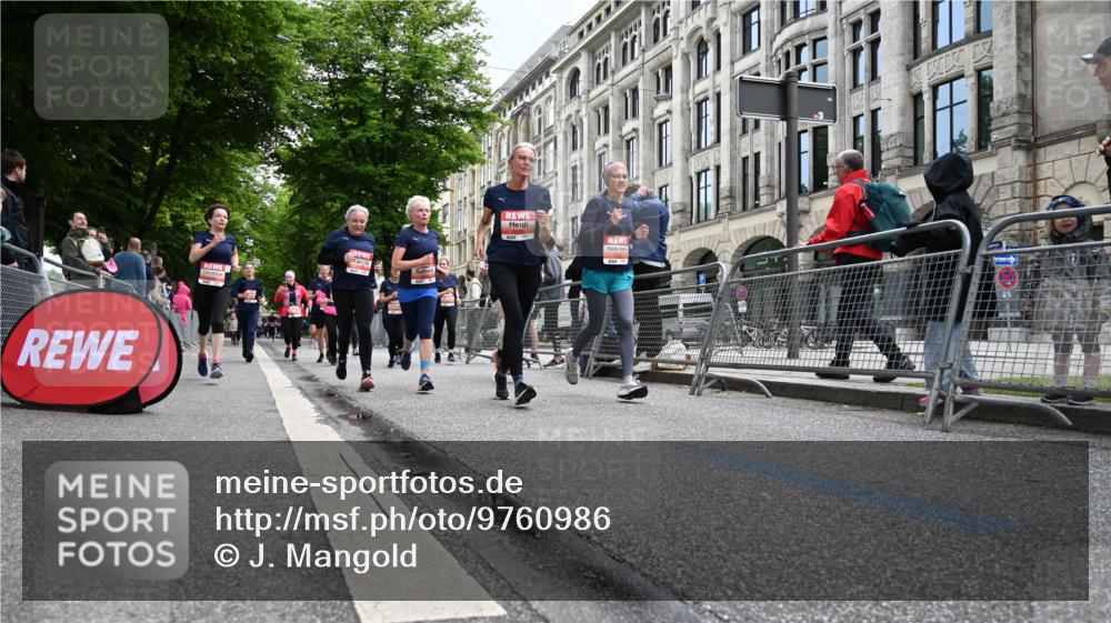 14.06.2026 - REWE Women's Run J. Mangold http://msf.ph/oto/9760986 14.06.2026 11:05:19 Ziel 5169, 5174, 5210, 5312, 5339, 5416, 5447, 5470, 5524, 5620, 5621, 5626, 5646, 5772, 5791, 5833, 5834, 5849, 5888, 5897, 6032 meine-sportfotos.de