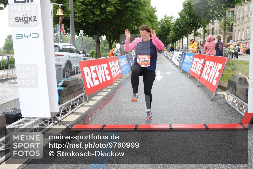 14.06.2026 - REWE Women's Run Strokosch-Dieckow http://msf.ph/oto/9760999 14.06.2026 11:15:04 Ziel 5304 meine-sportfotos.de