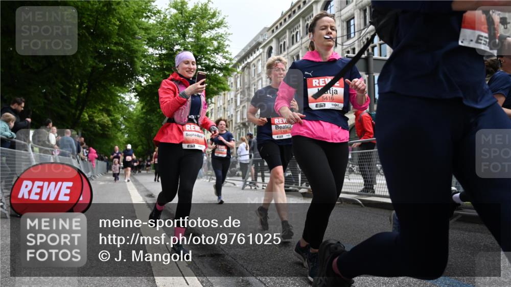 14.06.2026 - REWE Women's Run J. Mangold http://msf.ph/oto/9761025 14.06.2026 11:05:23 Ziel 5169, 5200, 5339, 5354, 5416, 5447, 5470, 5620, 5621, 5646, 5772, 5791, 5833, 5834, 5887, 5897, 6032 meine-sportfotos.de